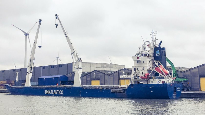 Bulkschiff-Ankunft in Antwerpen